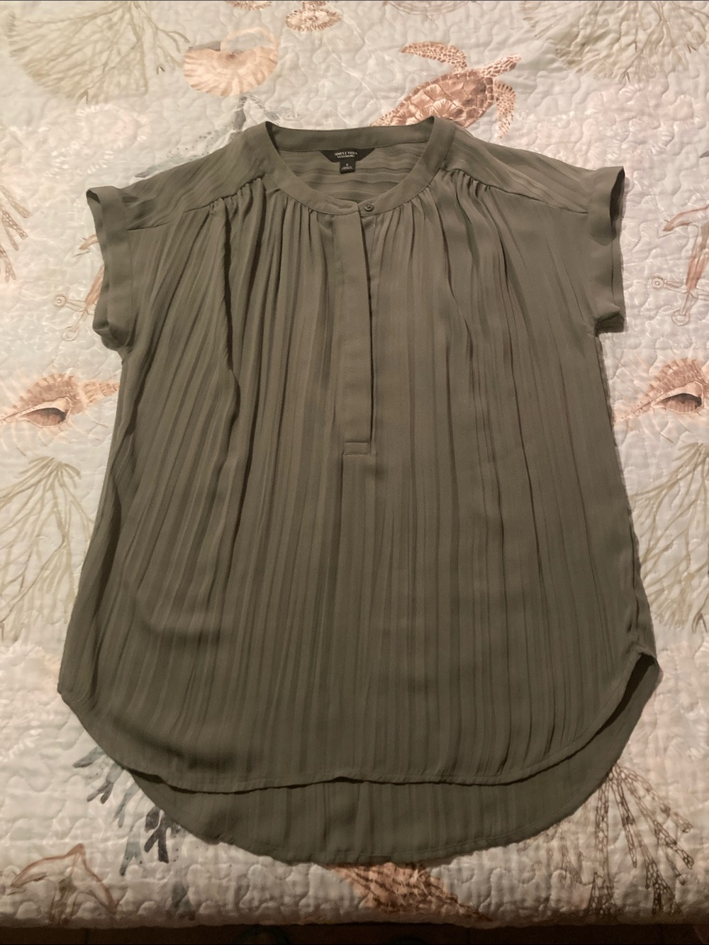 Simply Vera Vera Wang Olive Pleated Short Sleeve Blouse